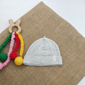 کلاه نوزادی H&M طرح سفید طوسی راه راه ریز لبه تاشده