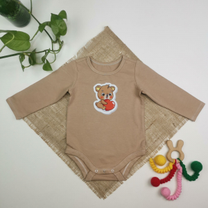 بادی نوزادی آستین بلند طرح خرس کاراملی رنگ