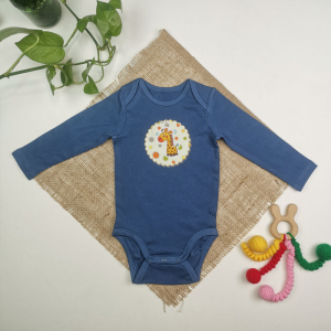 بادی نوزادی دخترانه آستین بلند برند h&m طرح زرافه آبی پررنگ رنگ - 4-6 ماه