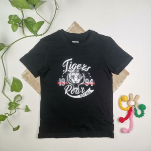 تیشرت نوزادی پسرانه آستین کوتاه برند pepperts طرح ببر نوشته دار مشکی رنگ - 8-10 سال
