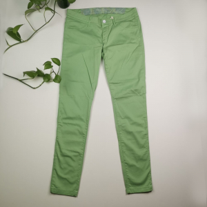 شلوار دخترانه طرح جیب نما سبز رنگ - سایز 28