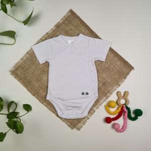 بادی نوزادی آستین کوتاه برند twins طرح جوجه تیغی چپ و راستی سفید رنگ