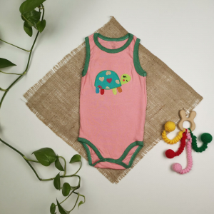 بادی نوزادی دخترانه آستین تاپ طرح لاکپشت صورتی رنگ - 9-12 ماه