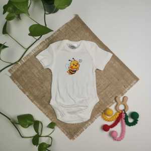 بادی نوزادی آستین کوتاه برند twins طرح زنبور زرد رنگ - 3-6 ماه