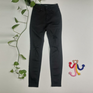 شلوار جین جذب طرح پاره مشکی رنگ - 10-11 سال