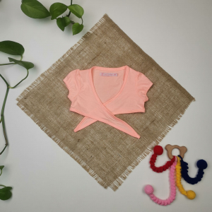 تیشرت نوزادی دخترانه آستین کوتاه طرح نیم تنه گره دار گلبهی رنگ - 3 ماه