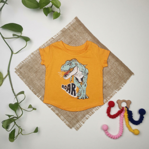 تیشرت نوزادی پسرانه آستین کوتاه طرح دایناسور نارنجی رنگ - 12 ماه