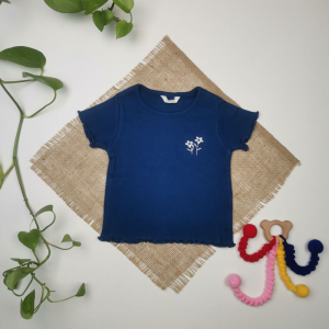 تیشرت نوزادی دخترانه آستین کوتاه برند max طرح کبریتی ریز گل دار سرمه ای رنگ - 9-12 ماه