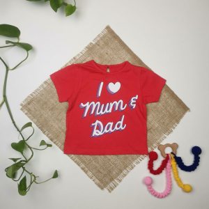 تیشرت نوزادی دخترانه آستین کوتاه برند max طرح پشت دکمه دار نوشته دار قرمز رنگ - 9-12 ماه