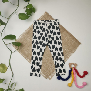 شلوار نوزادی دخترانه طرح قلب سفید رنگ - 2 سال