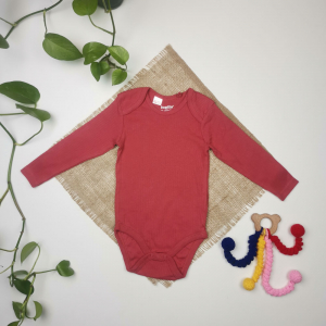 بادی نوزادی دخترانه آستین بلند برند لوپیلو طرح کبریتی کالباسی پررنگ