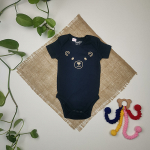 بادی نوزادی پسرانه آستین کوتاه برند لوپیلو طرح خرس سرمه ای رنگ - 2-6 ماه