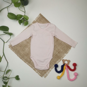 بادی نوزادی دخترانه آستین بلند برند لوپیلو طرح چپ و راستی صورتی کمرنگ رنگ - 2-6 ماه