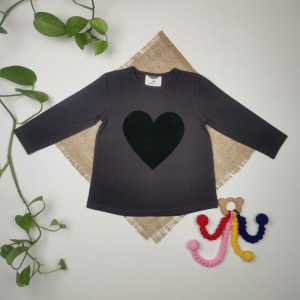 بلوز نوزادی دخترانه آستین بلند طرح قلبی نوک مدادی رنگ - 18-24 ماه