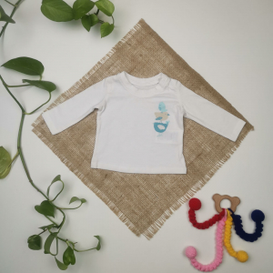 بلوز نوزادی آستین بلند برند لوپیلو طرح جوجه دکمه دار سفید رنگ