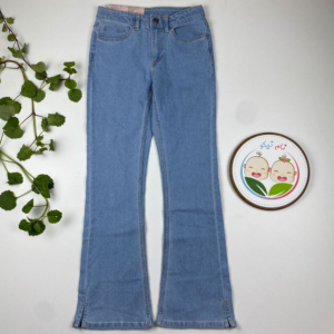 شلوار دخترانه دمپا برند pepperts طرح جیب دار کمردکمه ای ابی روشن رنگ